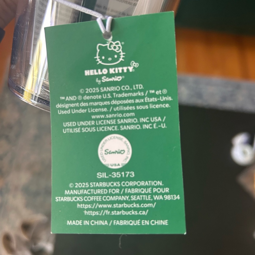Hello Kitty x Starbucks Tumbler with Green Lid & Straw - Picture 4 of 6